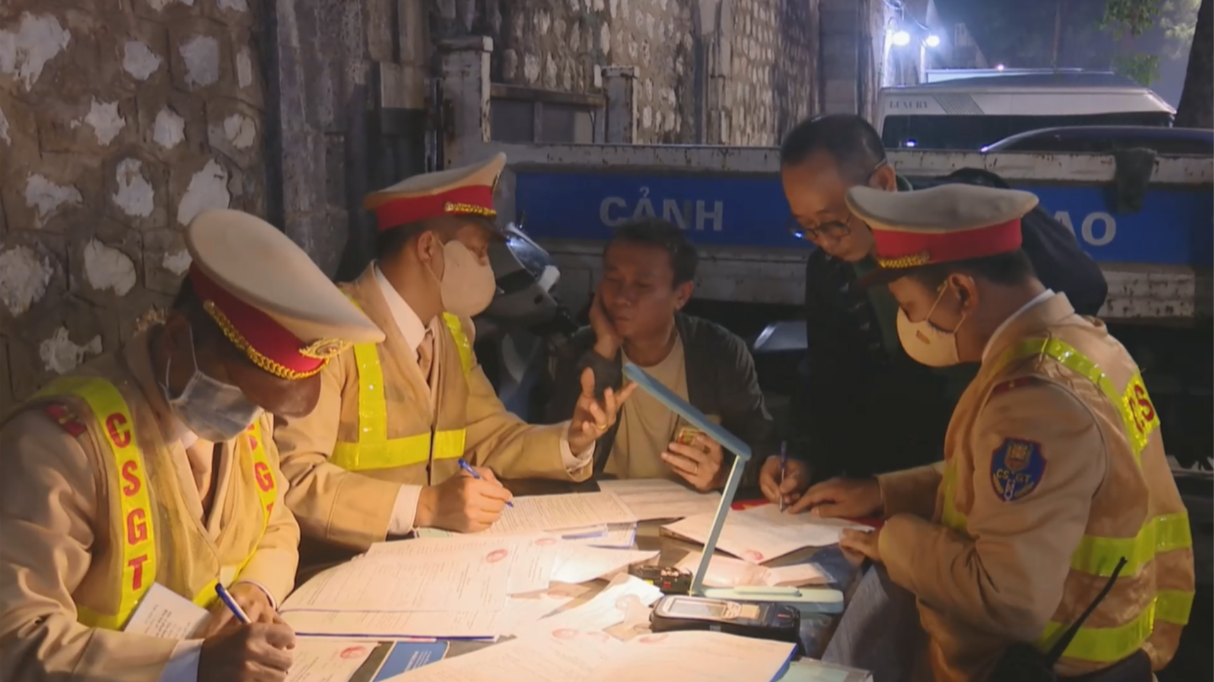 CSGT phát hiện hơn 1.800 tài xế vi phạm nồng độ cồn