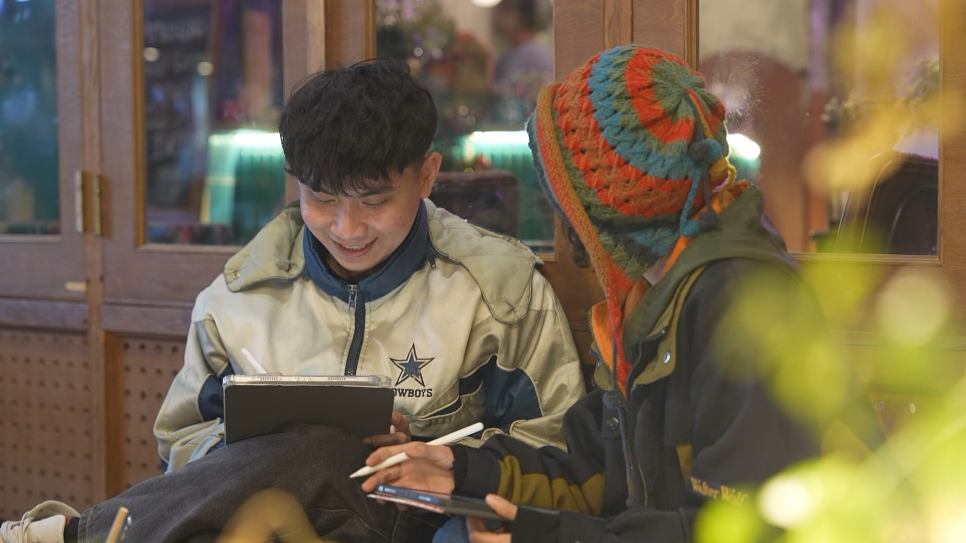 Hà Nội nhộn nhịp về đêm