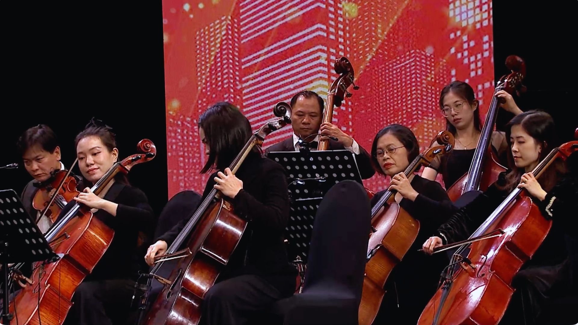 Overtune Mùa xuân thế kỷ