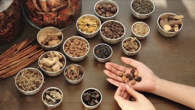 Y học cổ truyền kết hợp hiện đại về gần dân