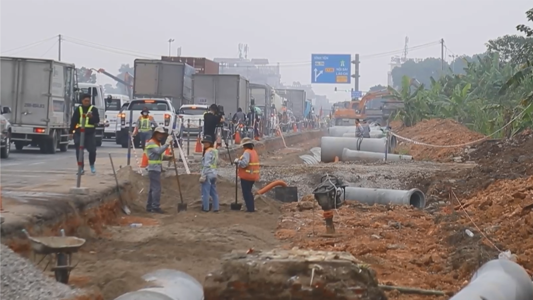 Thi công nút giao QL2 cao tốc Nội Bài - Lào Cai