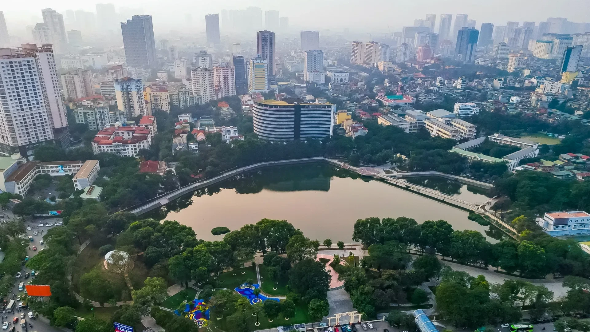 Công viên Nghĩa Đô mở cửa trở lại trong diện mạo mới