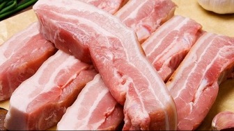 Giá thịt lợn đắt ngang giá thịt bò