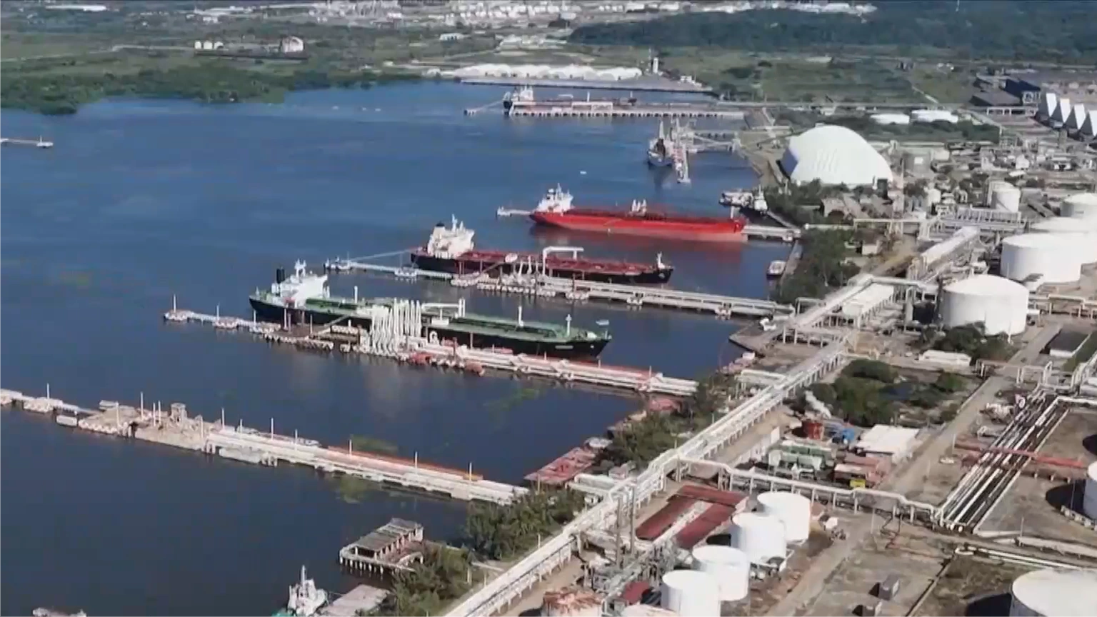 Mexico tìm giải pháp giúp đỡ Cuba