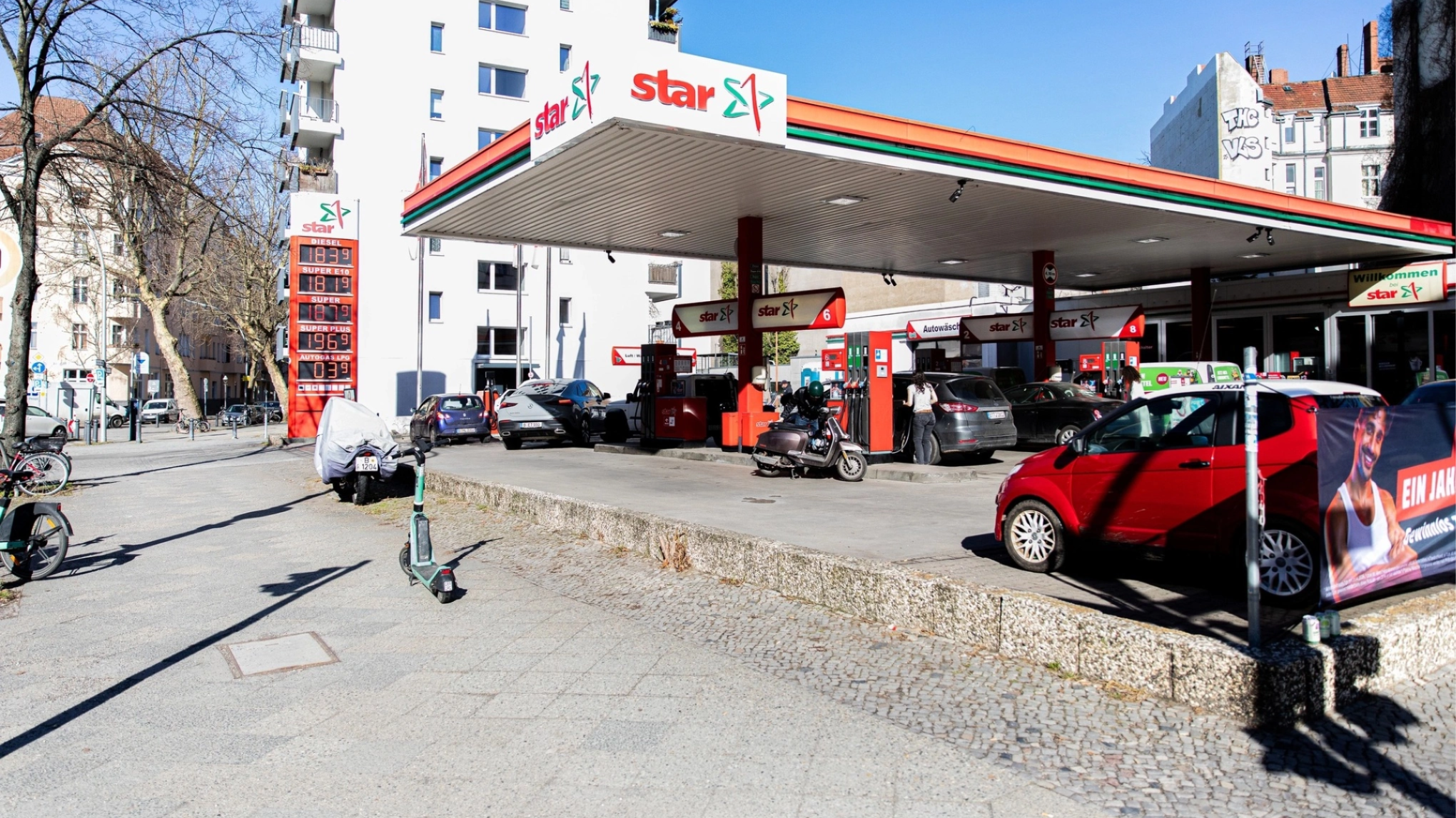 Mỹ xem xét hạn chế xuất khẩu dầu diesel, châu Âu lo ngại