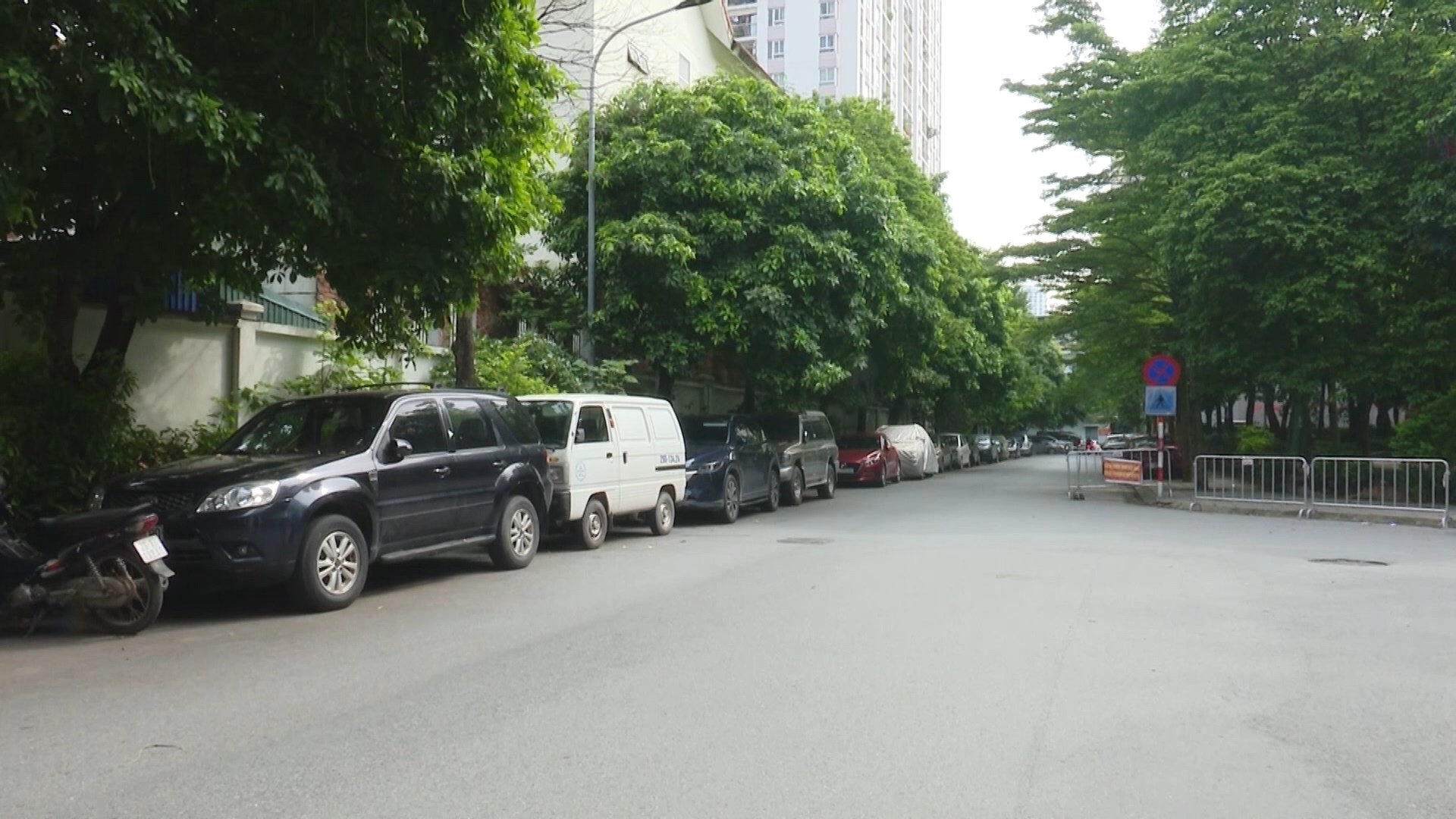 Vi phạm dừng, đỗ: Không thể chỉ xử lý theo đợt