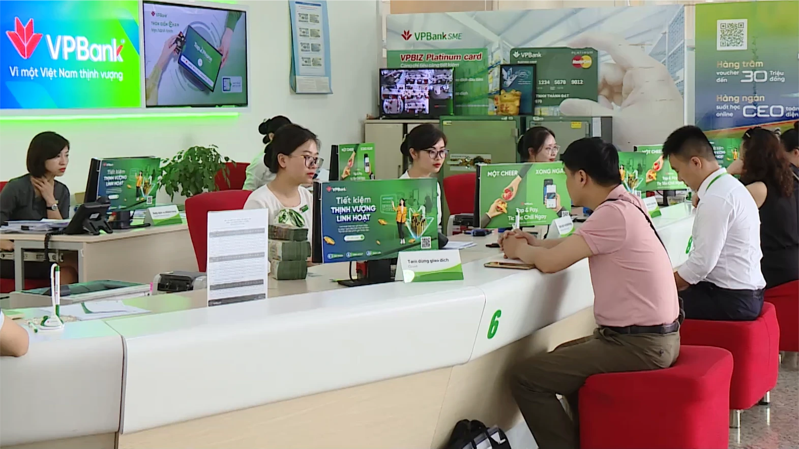 Lãi suất tăng cao, thanh khoản thị trường BĐS giảm mạnh

