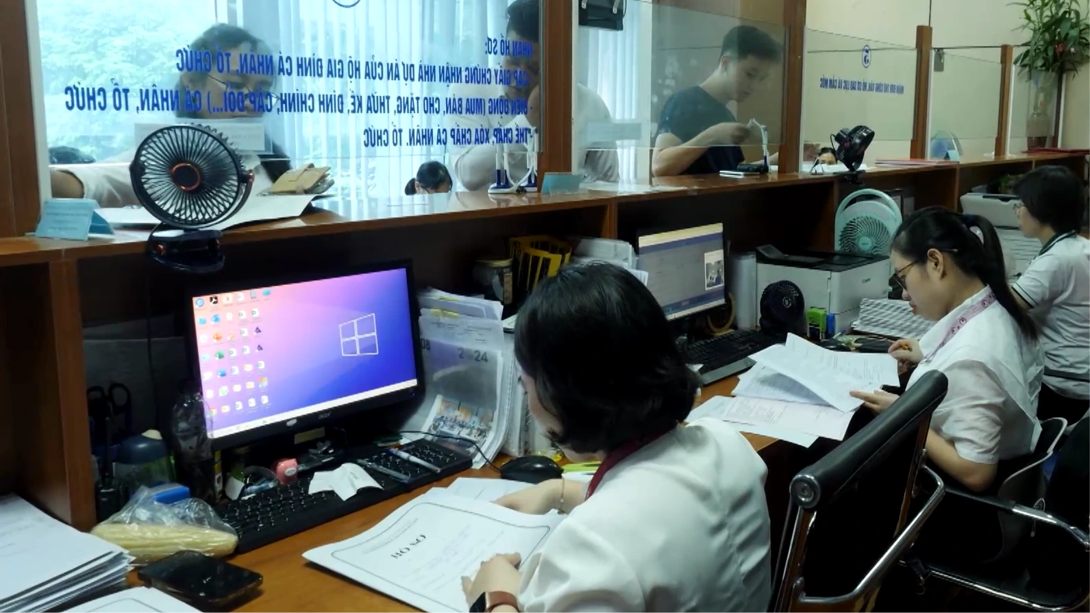 Hà Nội miễn phí khi làm thủ tục đính chính sổ đỏ trực tuyến

