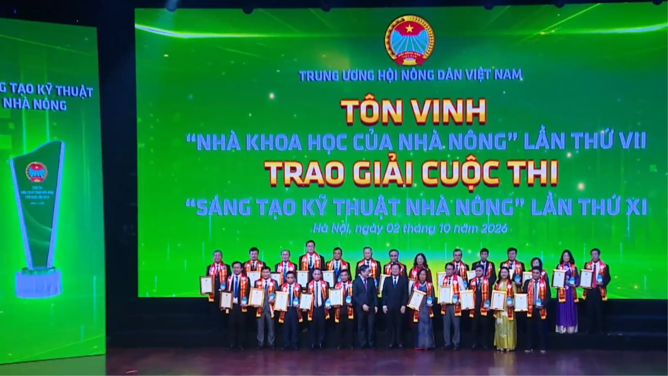 Tôn vinh 42 nhà khoa học của nhà nông