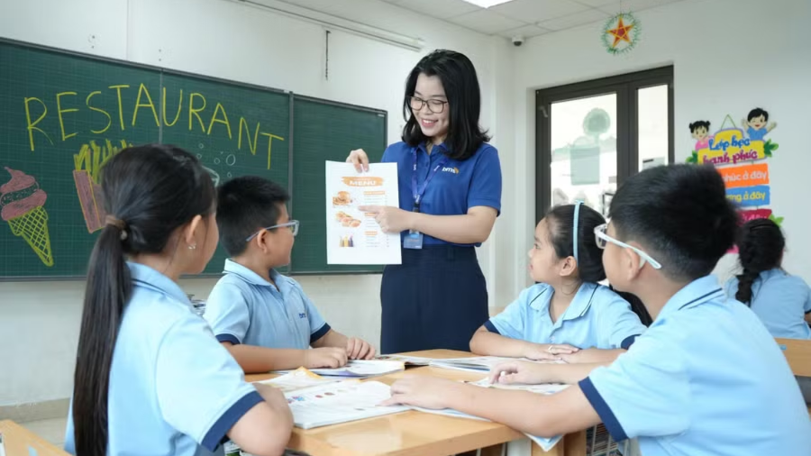 Điều chỉnh, cập nhật sách giáo khoa, hoàn thiện để sử dụng từ năm học 2028-2029