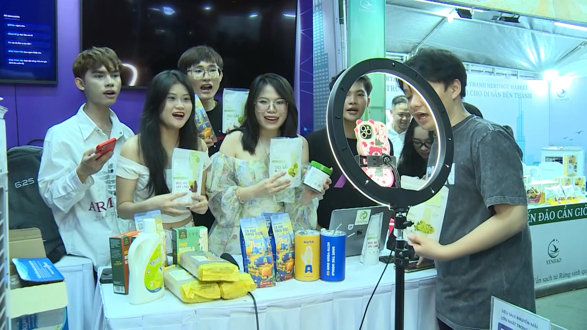 Tăng cường giám sát vi phạm bán hàng qua livestream