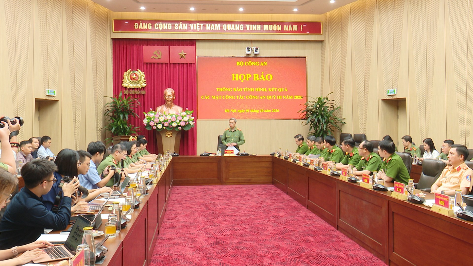 Khởi tố Thứ trưởng Y tế, lật tẩy loạt vụ án lớn