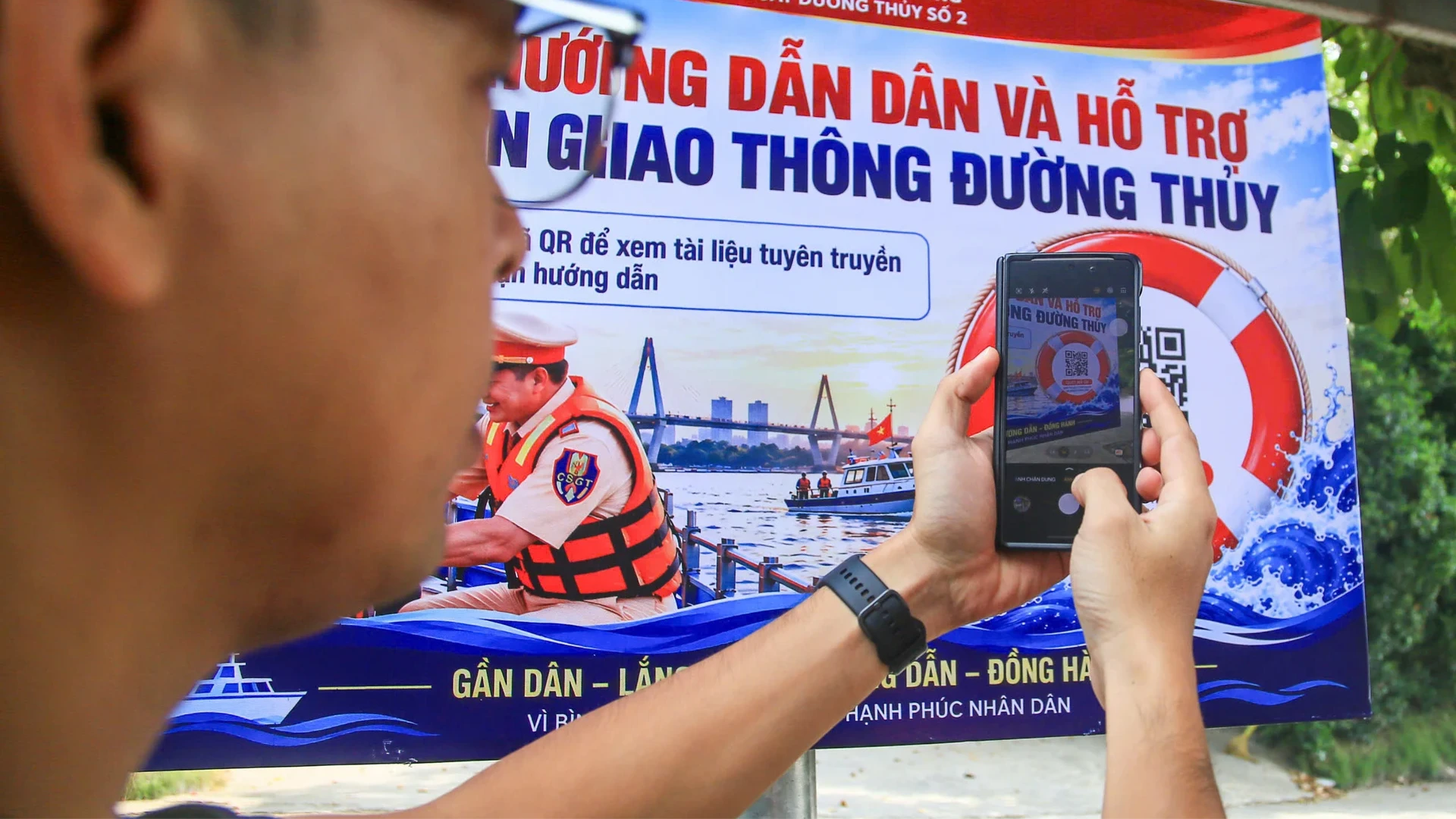 Cảnh sát giao thông đường thuỷ: Dân vận khéo, gần dân từ cơ sở