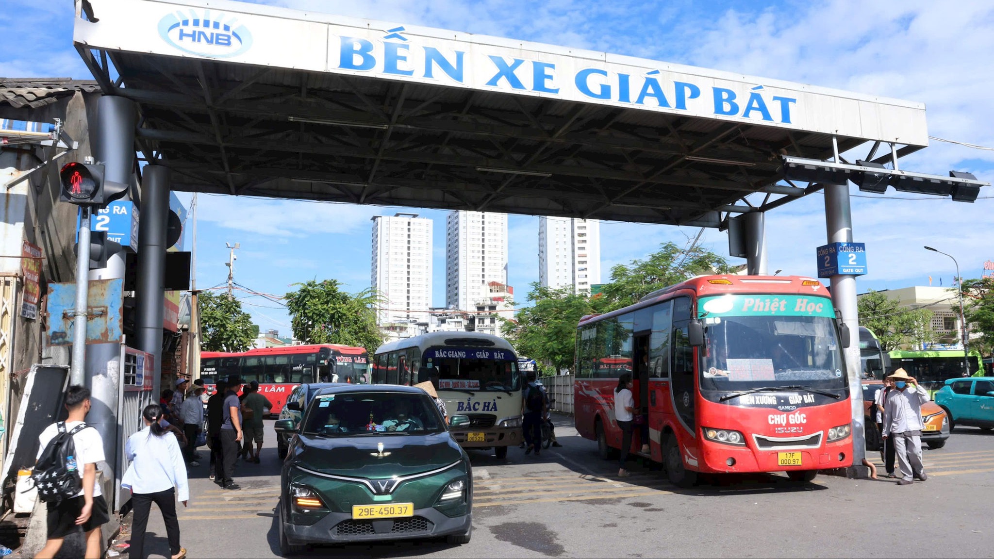 Tạm dừng tiếp nhận tuyến xe khách mới về bến Giáp Bát, Nước Ngầm