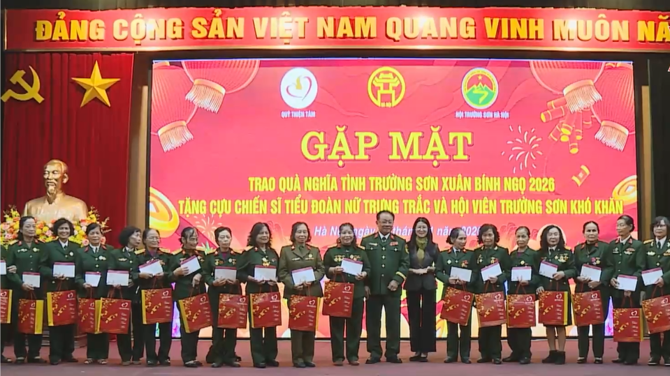 Trao 300 suất quà tặng cựu chiến sĩ Trường Sơn 