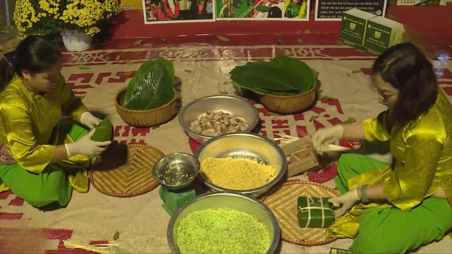 Trải nghiệm mua sắm, du xuân tại nhiều hội chợ Thủ đô