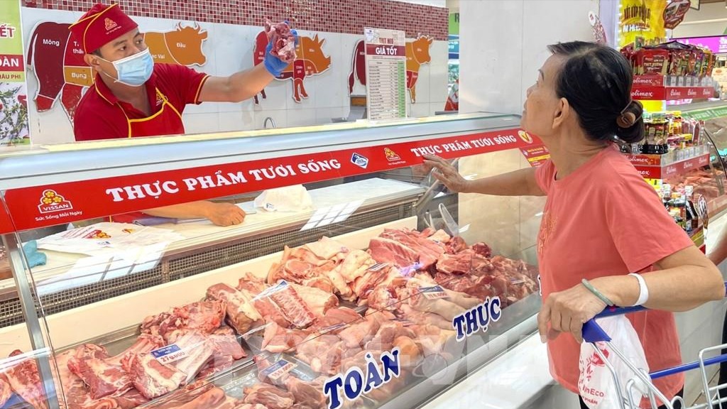 Doanh nghiệp, siêu thị vào cuộc bình ổn thị trường thịt lợn