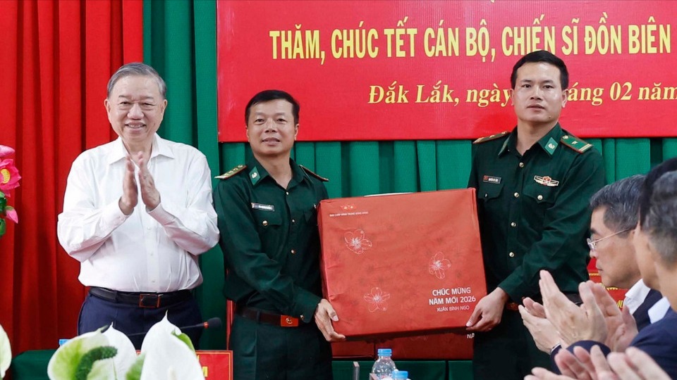 Tổng Bí thư Tô Lâm thăm, chúc Tết cán bộ, chiến sĩ Đồn Biên phòng Ea H’Leo 