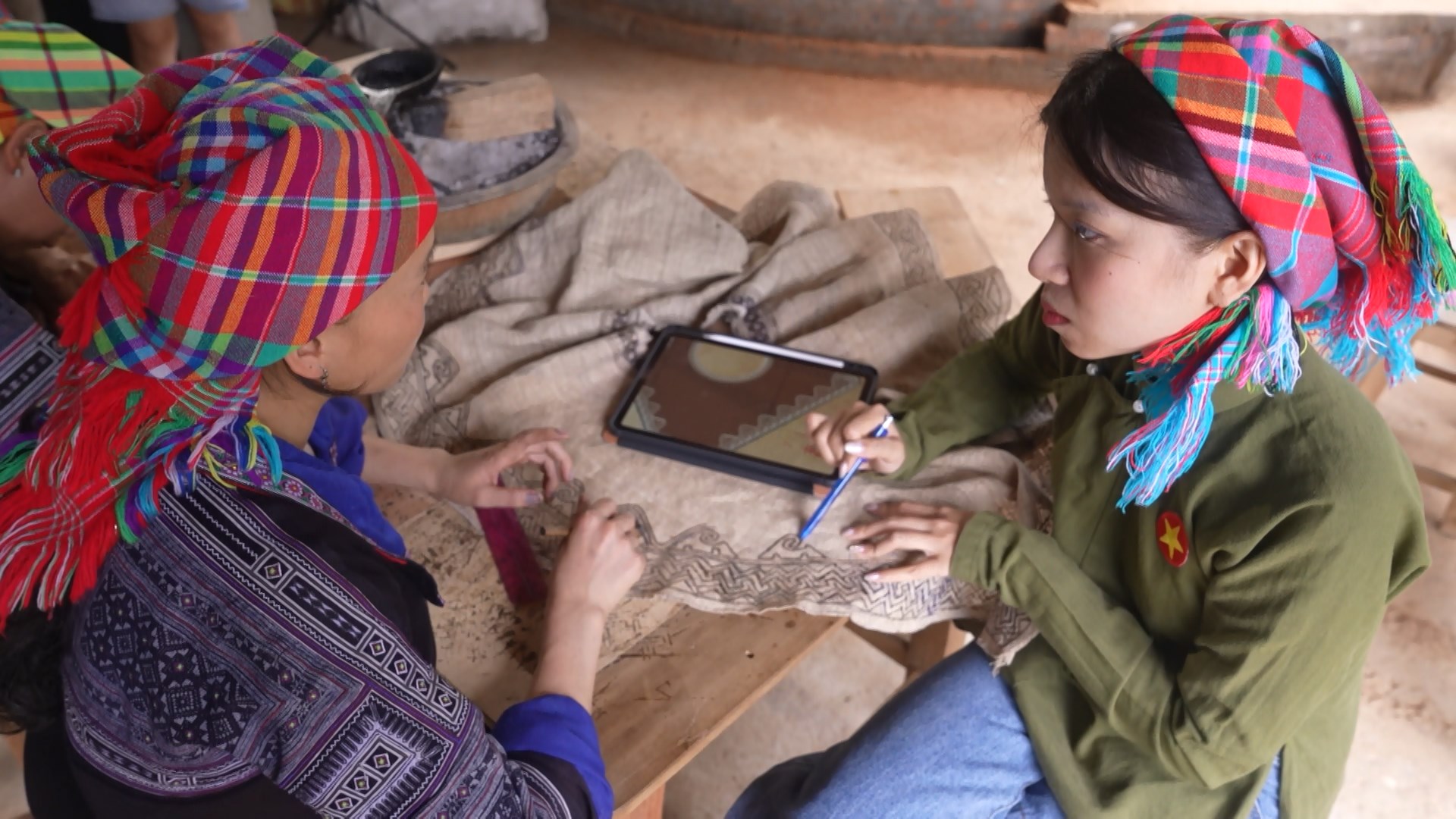 Người trẻ The Mad Lab với đam mê phục trang phim 'Huyền tình Dạ Trạch'