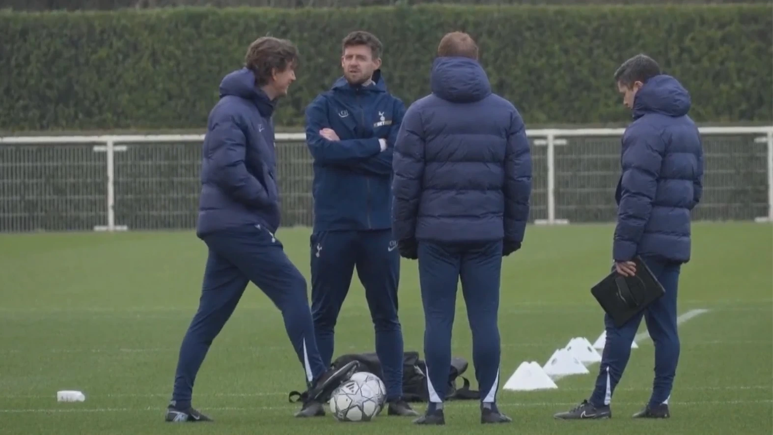 CLB Tottenham sa thải HLV Thomas Frank