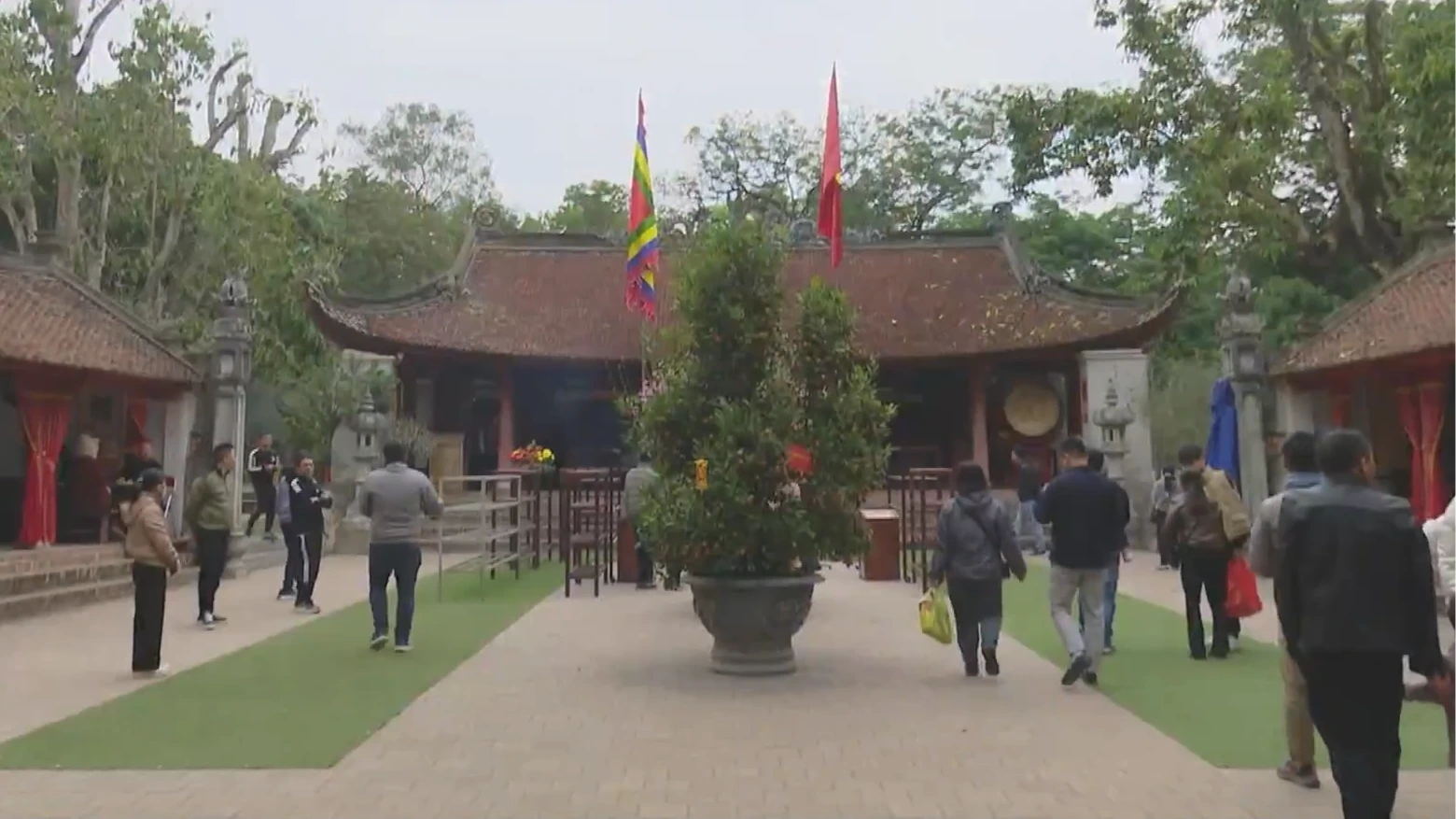 Lễ hội đền Và diễn ra từ ngày 2 đến ngày 5/3