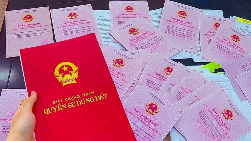 Đề xuất ghi nợ tiền sử dụng đất trên sổ đỏ