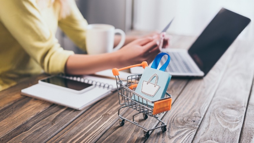 Mua sắm online lên ngôi: Cơ hội cho doanh nghiệp chính hãng