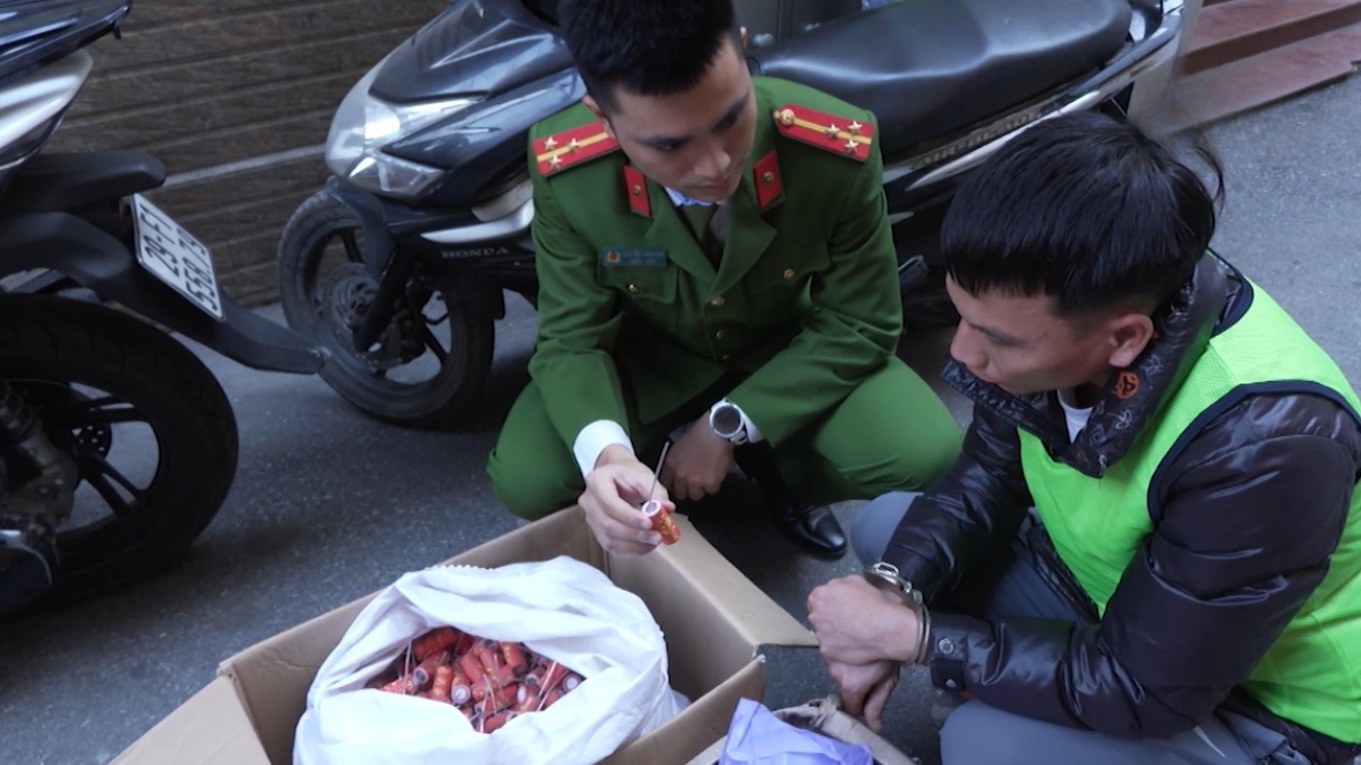 Công an Hà Nội thu giữ gần 9 tấn pháo