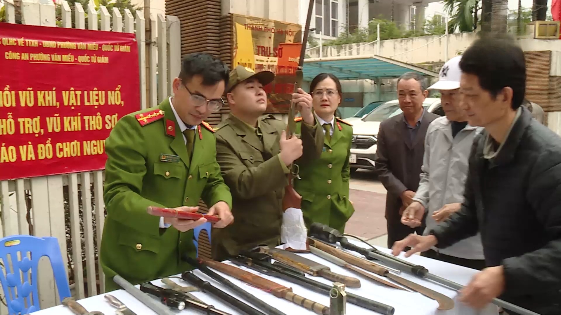 Những chiến sĩ giữ nhịp bình yên ngày Tết