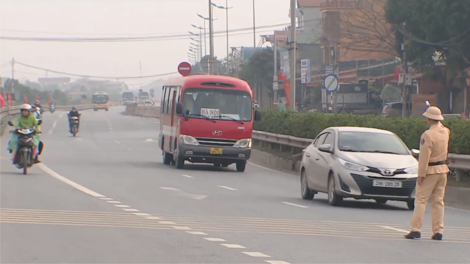 Đón lõng, kiểm tra đột xuất xe khách cao điểm Tết