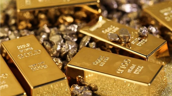 Giá vàng thế giới tái lập mốc 5.000 USD/ounce