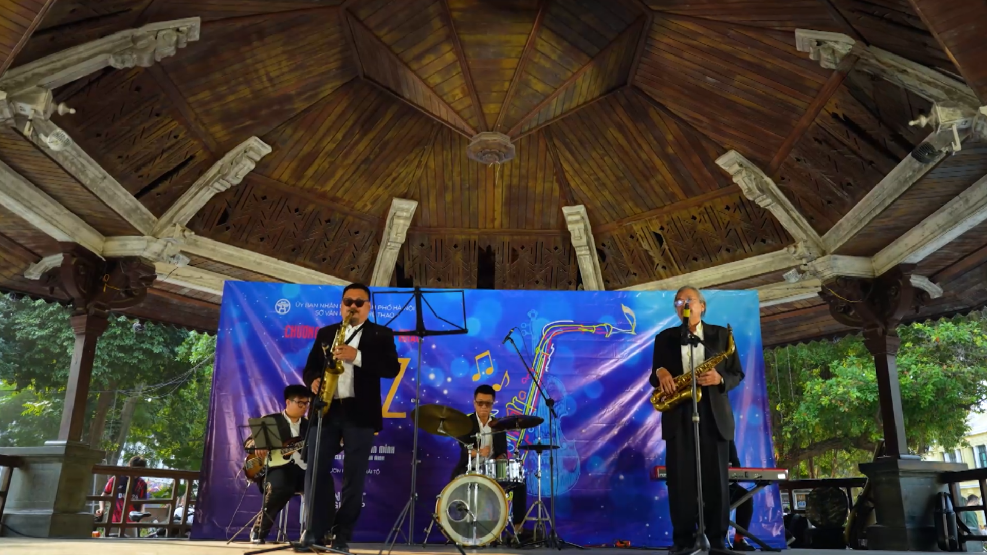 Thanh âm Jazz trong Nhà Kèn bên hồ Gươm | Hà Nội đến để yêu | 14/02/2026