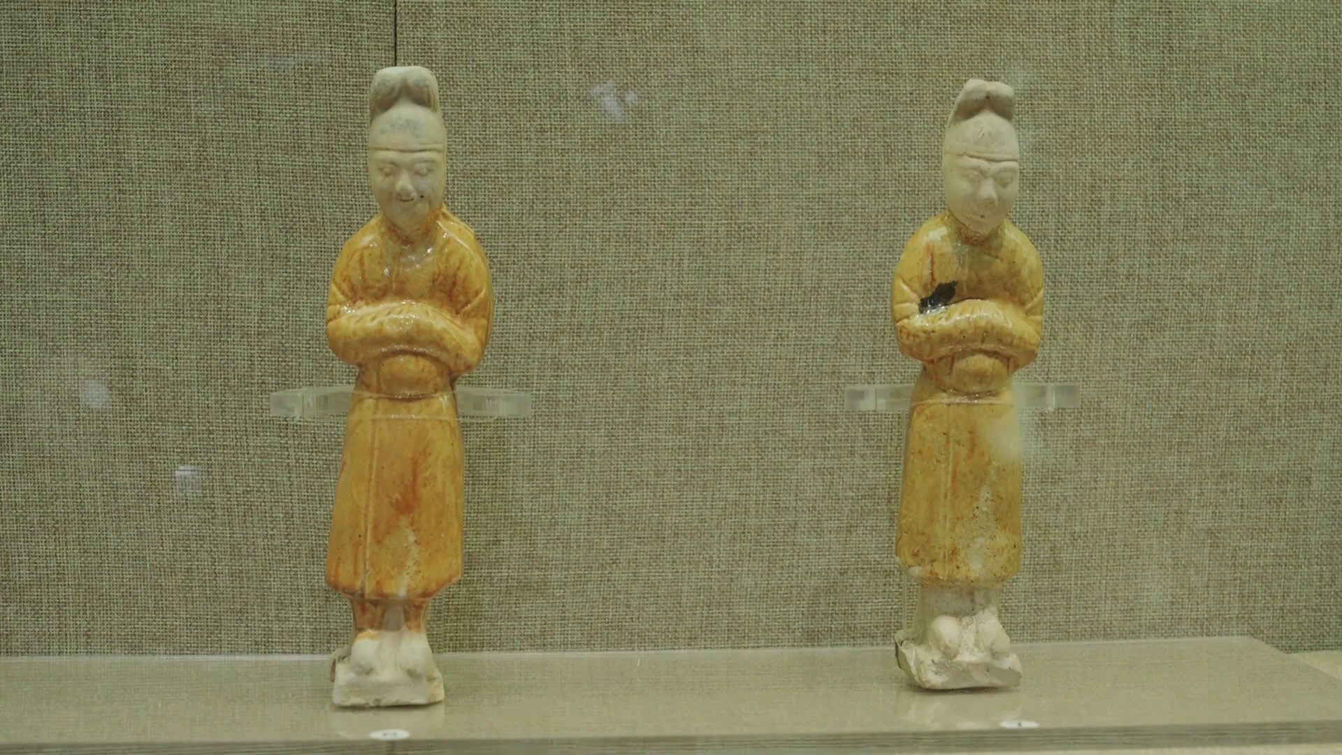 Trung Quốc trưng bày 54 hiện vật cổ bằng gốm