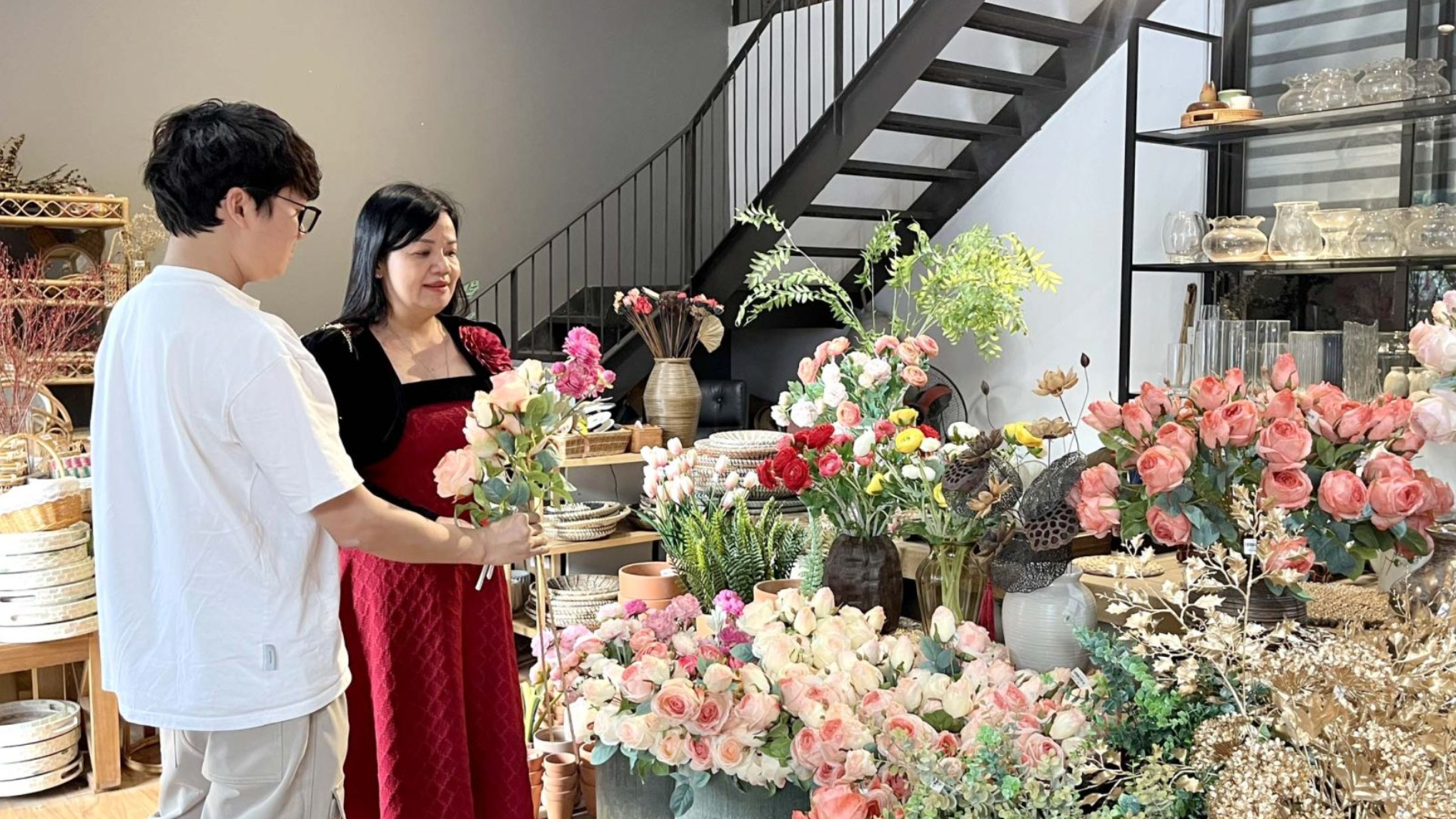 Hoa Tết đắt hàng, giá tăng cao