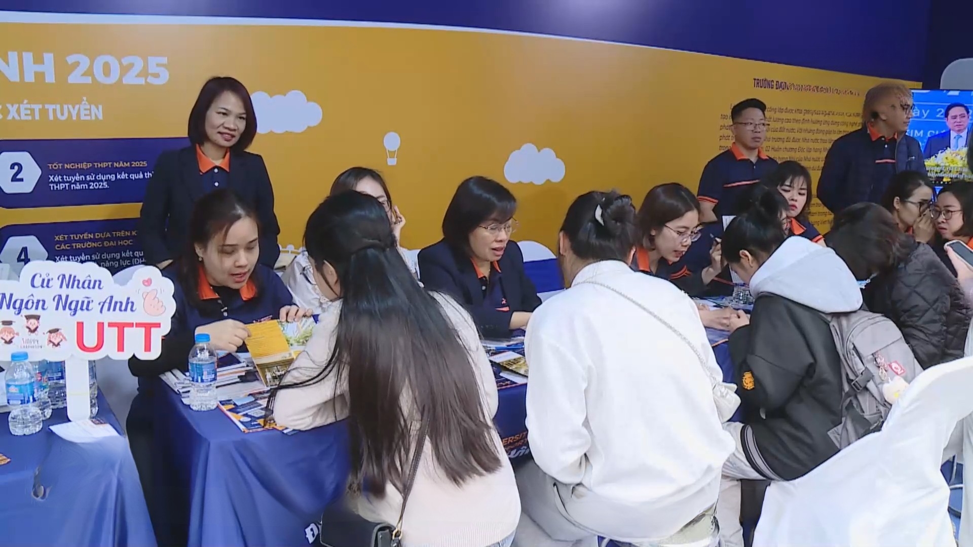 Tuyển sinh đại học 2026: Xét tuyển kết hợp lên ngôi