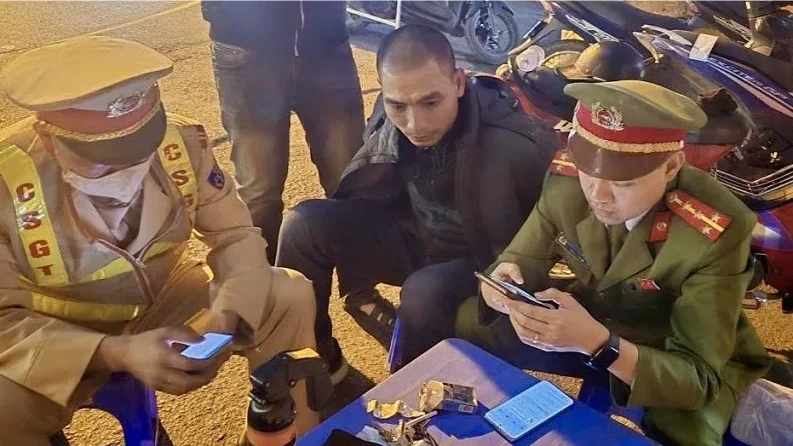 CSGT bắt giữ đối tượng vừa trộm cắp xe máy