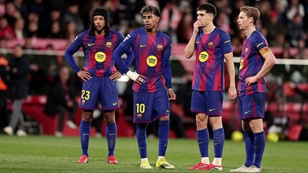 Barcelona mất ngôi đầu La Liga sau vòng 24