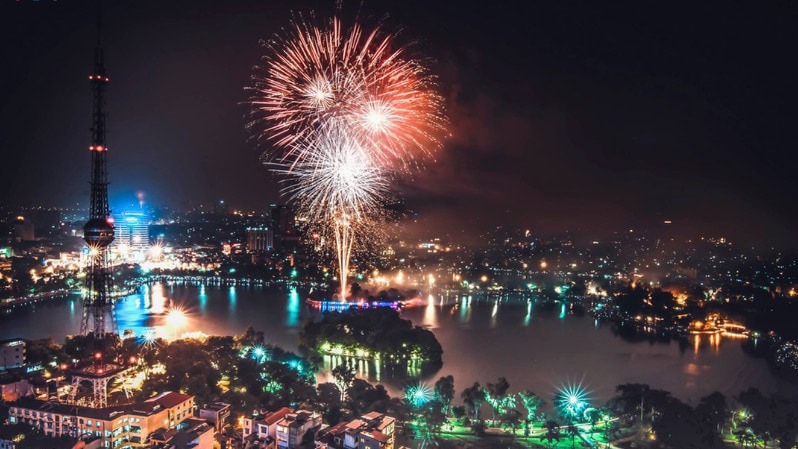 Hà Nội bắn pháo hoa tại 31 điểm, rộn ràng đón Giao thừa Bính Ngọ 2026