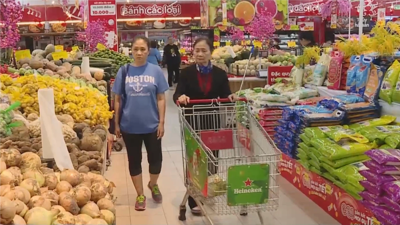 Các siêu thị mở cửa phục vụ trở lại từ mùng 2 Tết