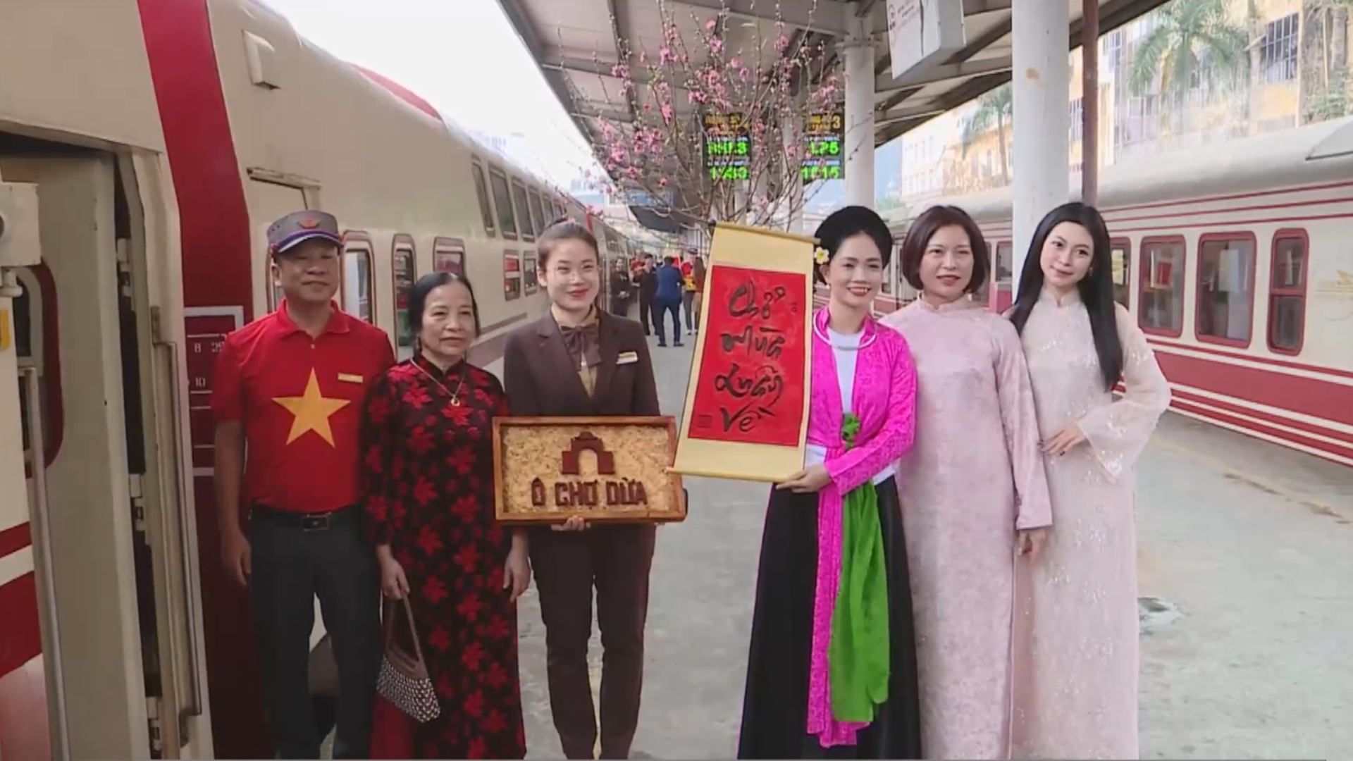 Chuyến tàu đặc biệt ‘Chở mùa xuân về’