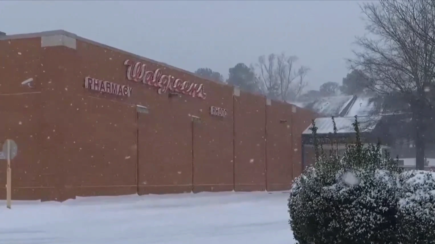 Bão mùa đông đổ bộ phía Đông Nam nước Mỹ