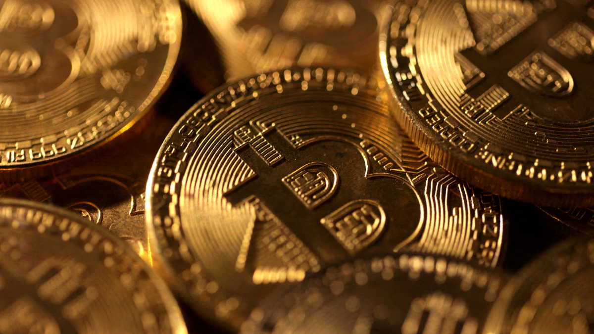 Giá Bitcoin giảm xuống mức thấp nhất trong 10 tháng