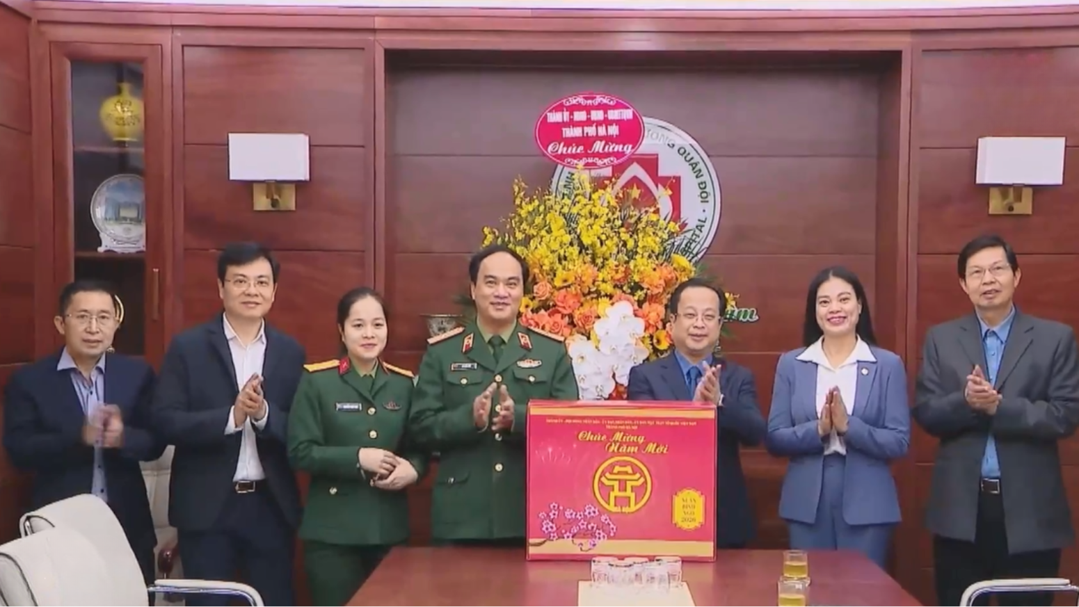 Lãnh đạo Hà Nội thăm Bệnh viện Trung ương Quân đội 108