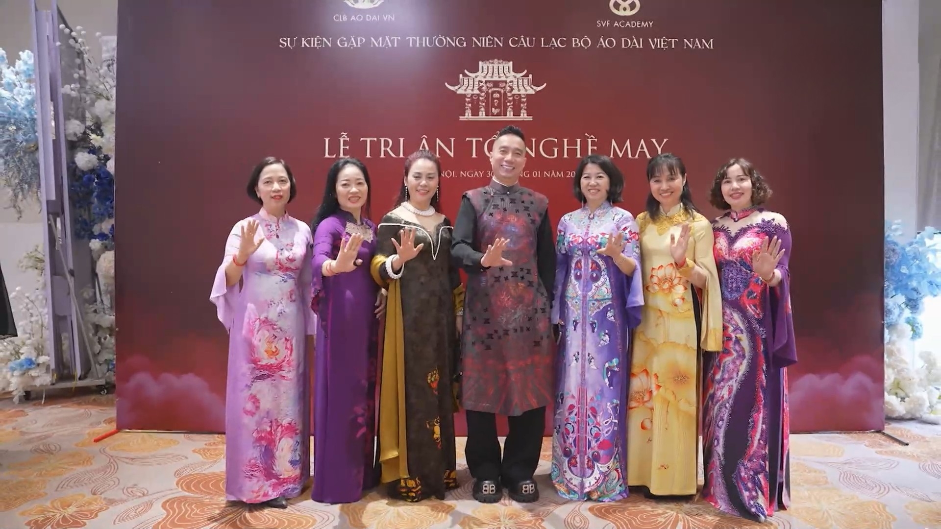 Gìn giữ cội nguồn nghề may áo dài truyền thống