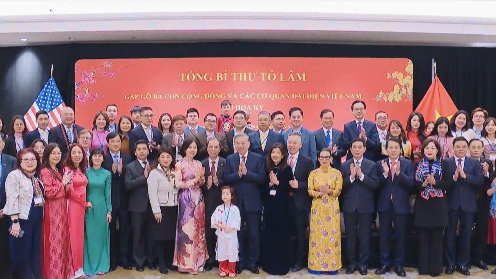 Tạo điều kiện để người Việt đóng góp vào các lĩnh vực then chốt