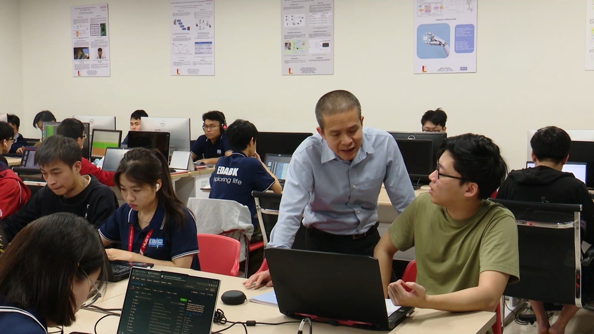 Nhân lực chất lượng cao từ giảng đường đại học | Công nghệ và đời sống | 20/02/2026 Nhân lực chất lượng cao từ giảng đường đại học | Công nghệ và đời sống | 20/02/2026