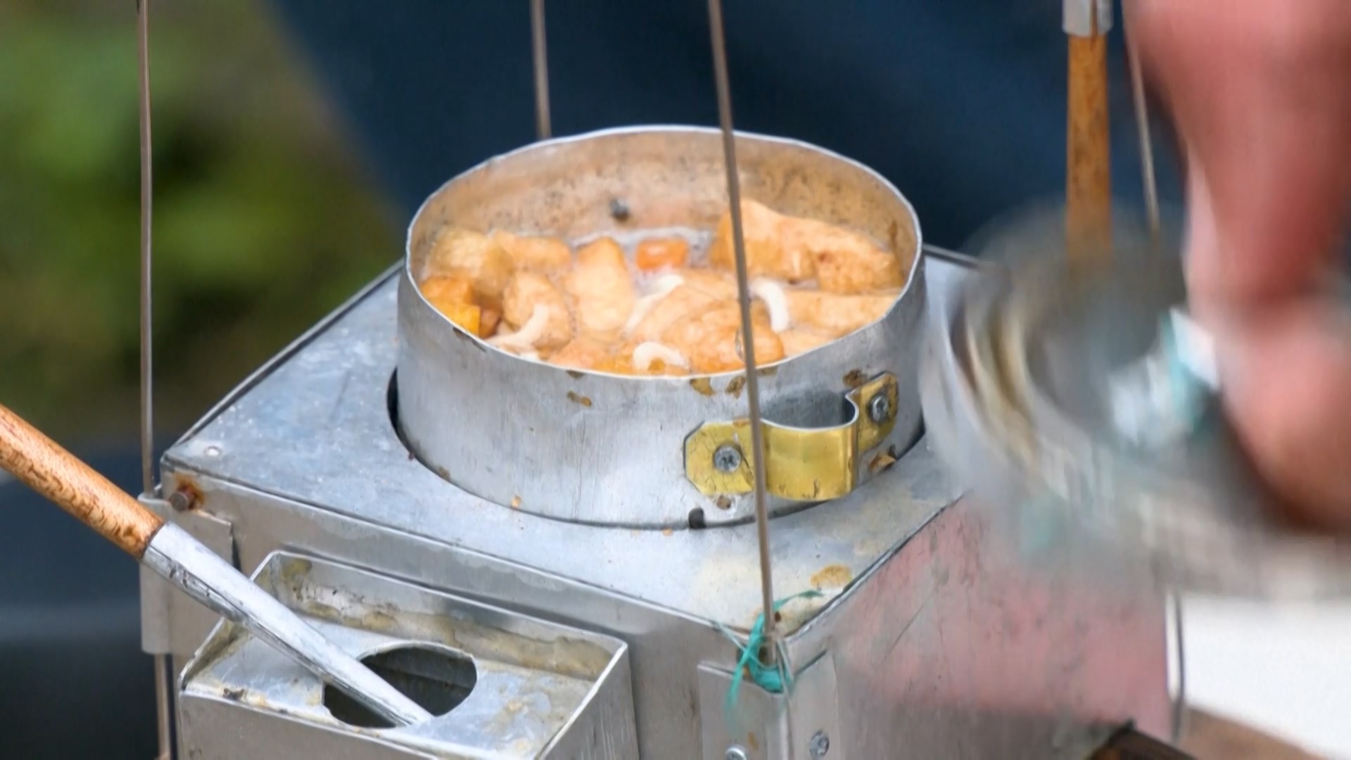 TikToker Indonesia gây sốt mạng xã hội với món ăn tí hon