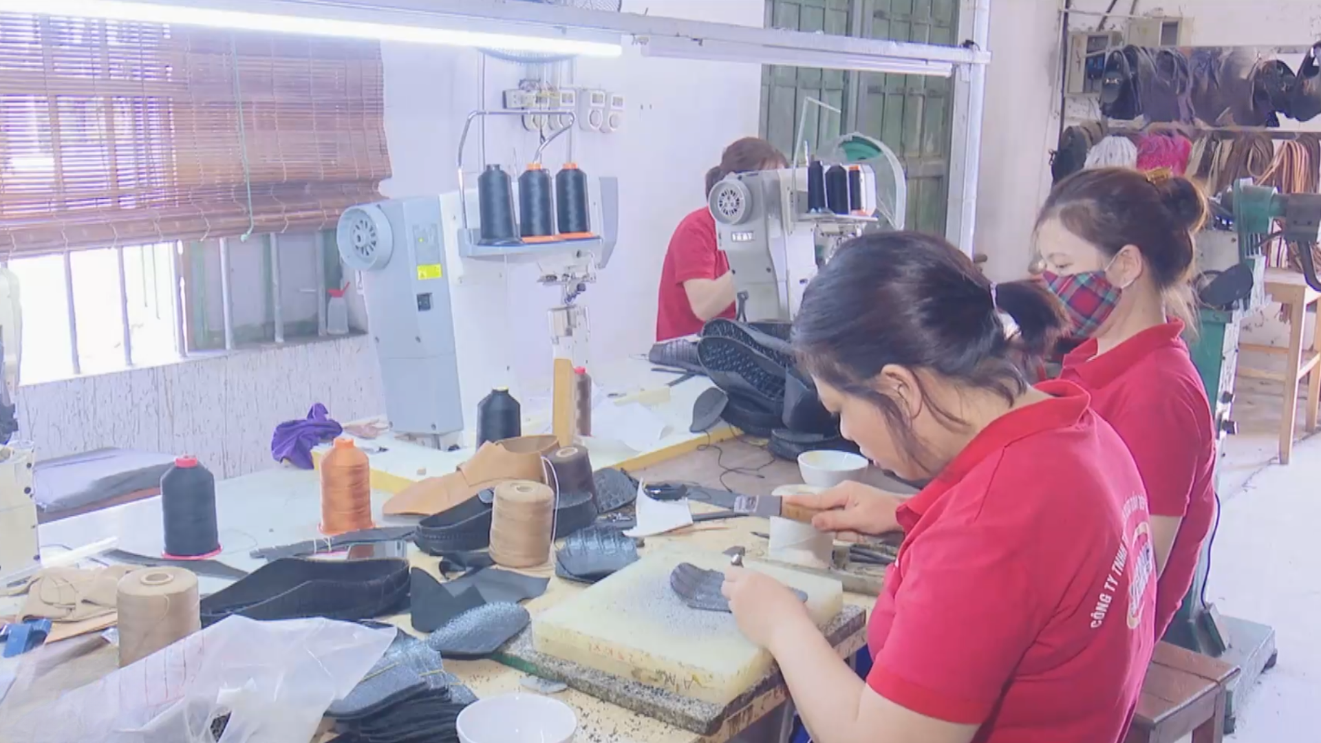 Doanh nghiệp công nghiệp ra quân sản xuất sớm