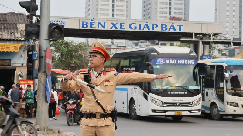 Đảm bảo giao thông cho nhân dân vui xuân mới