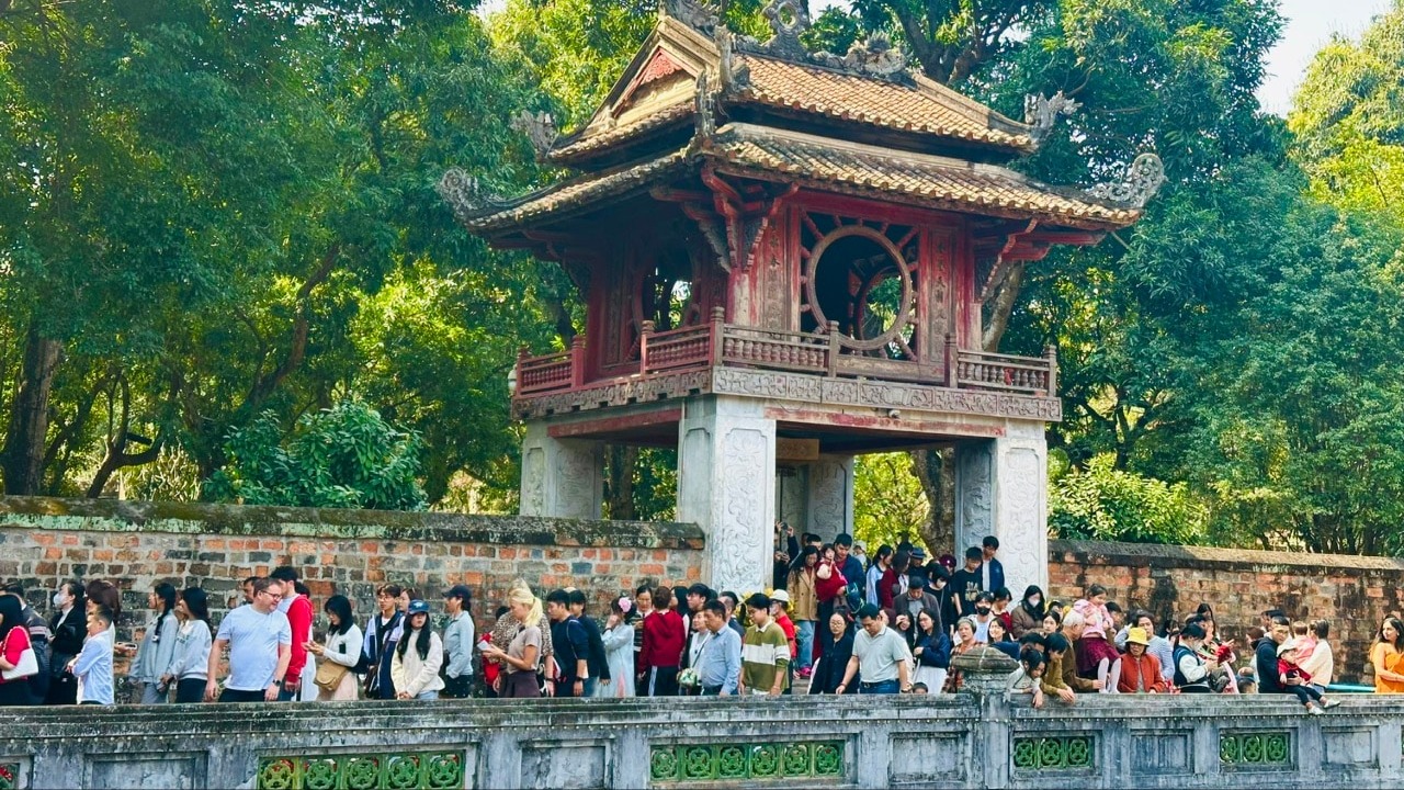 Sức hút mạnh mẽ của du lịch Thủ đô trong dịp Tết Bính Ngọ